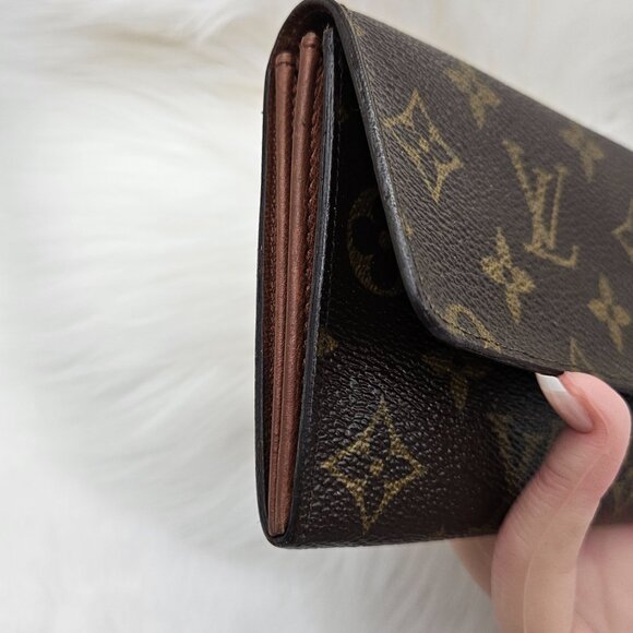 Louis Vuitton Monogram Sarah Wallet - Picture 7 of 14
